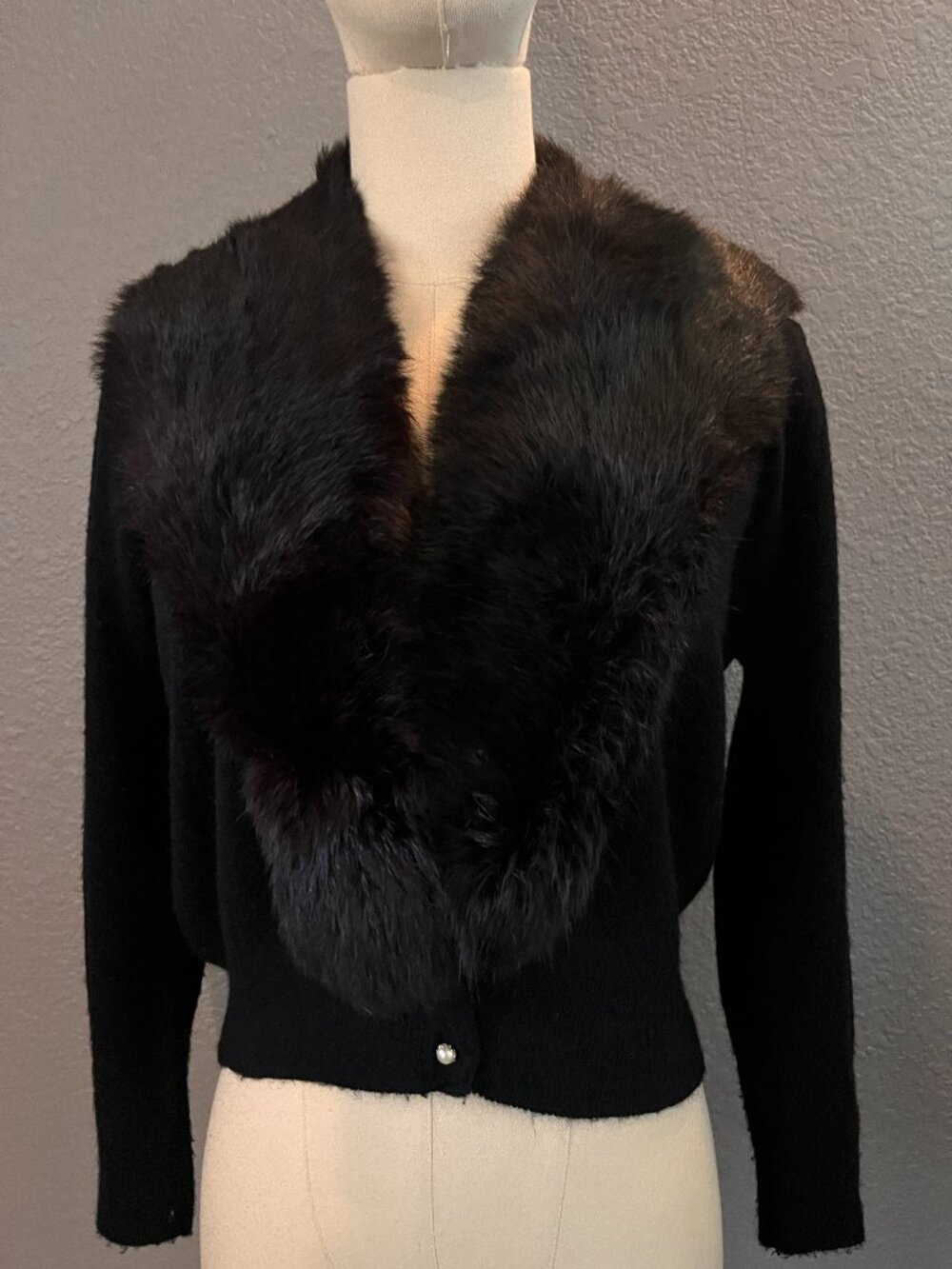 VINTAGE 50'S CITY FUR CO. GENUINE FUR COLLAR BLACK COCKTAIL CARDIGAN- EUC  - S/M